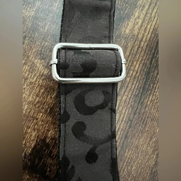 Thirty One | ladies crossbody handbag. - Picture 7 of 16